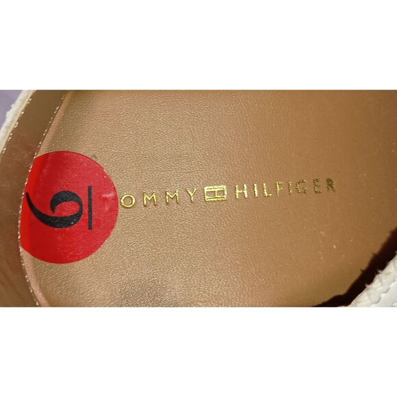 TOMMY HILFIGER: White Wedge Heel Sandal, Woman Size 6M - Picture 7 of 8